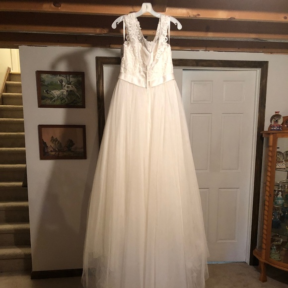 Wedding Dress - Picture 4 of 6